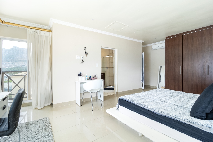 4 Bedroom Property for Sale in Northshore Western Cape